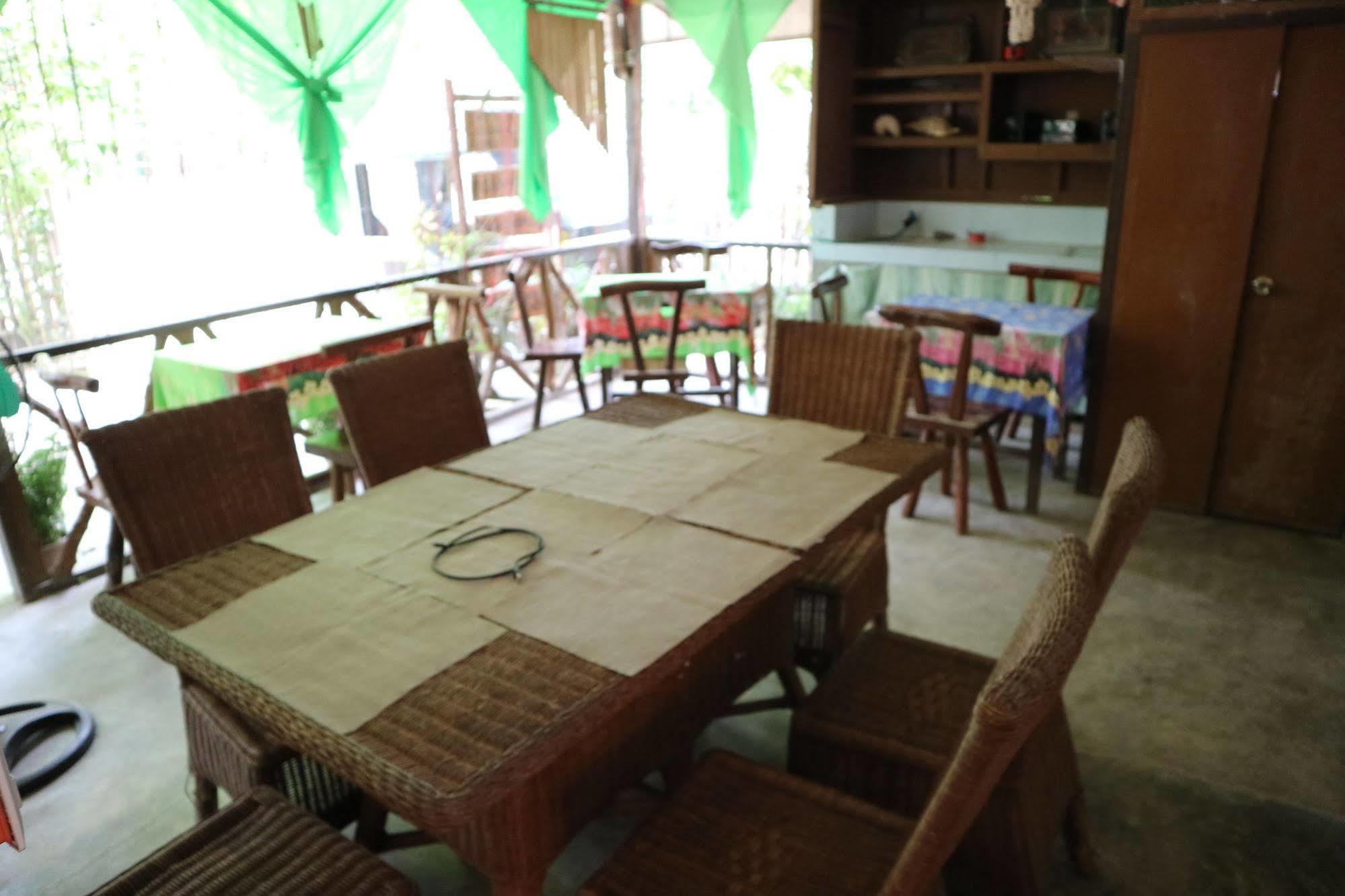 Antonio Village Pension And Cafe 엘니도 외부 사진