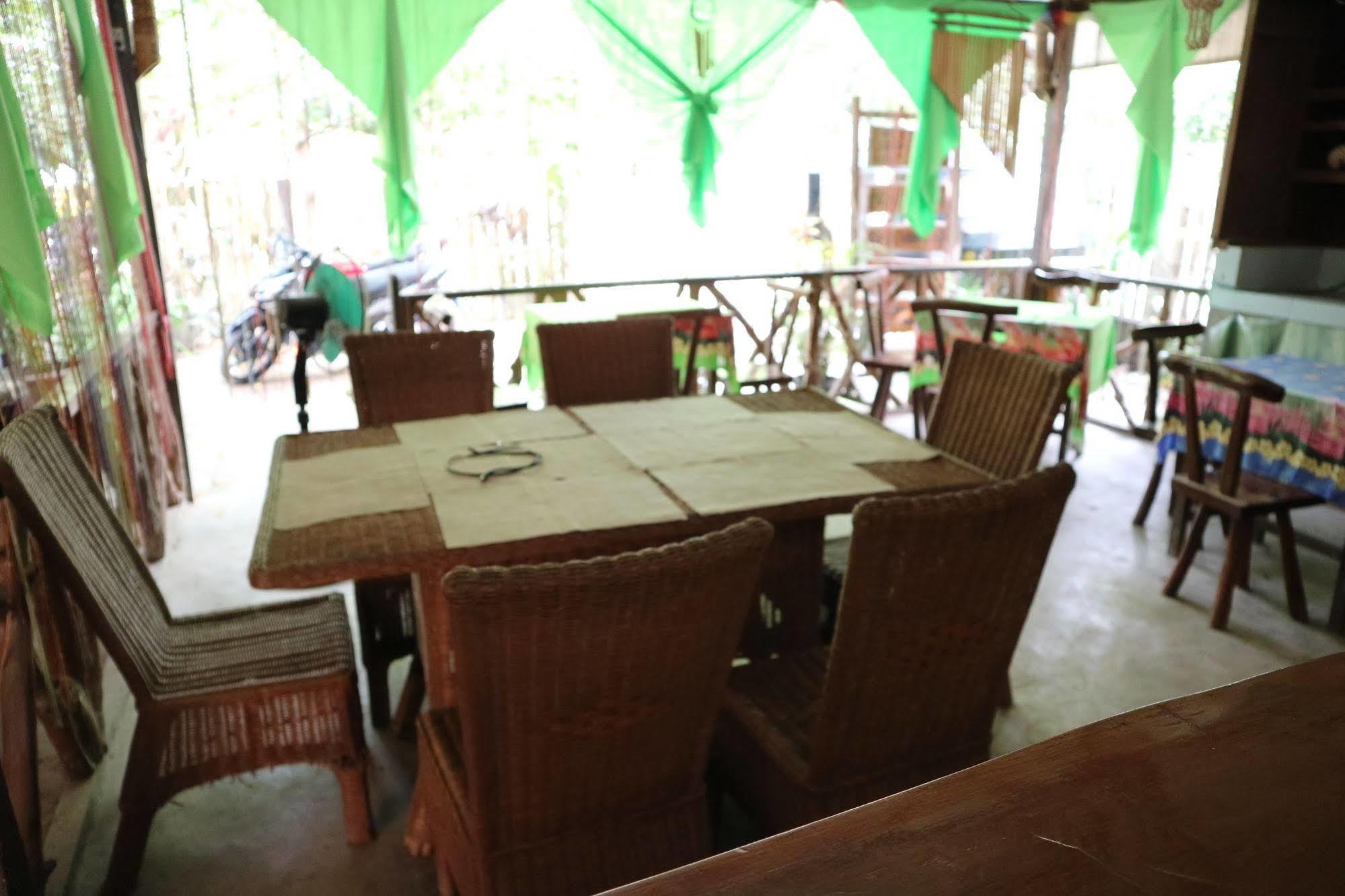 Antonio Village Pension And Cafe 엘니도 외부 사진