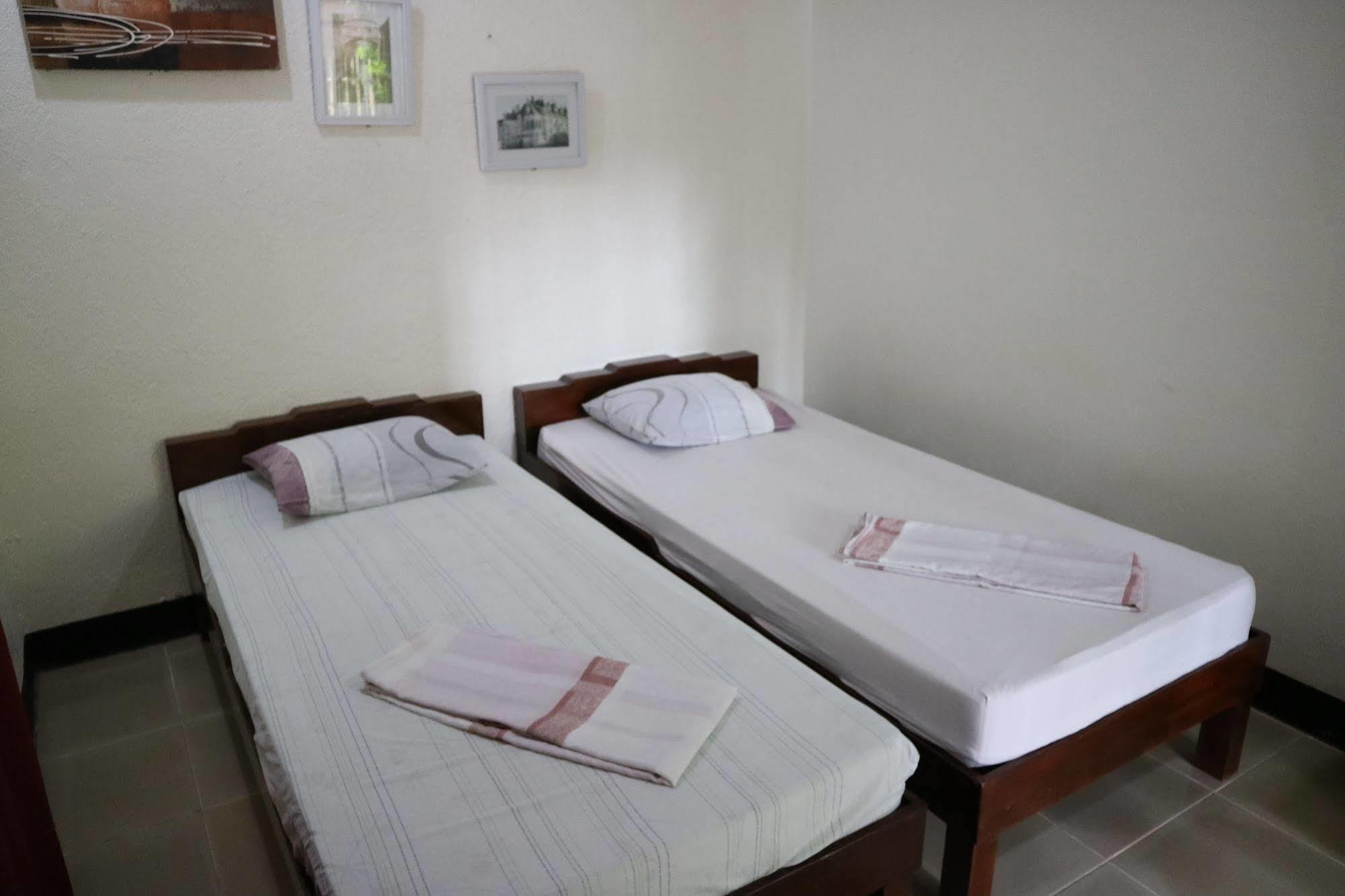 Antonio Village Pension And Cafe 엘니도 외부 사진