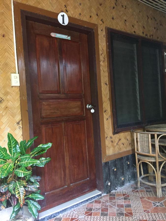 Antonio Village Pension And Cafe 엘니도 외부 사진